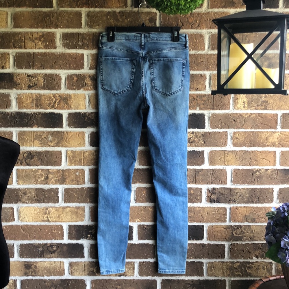 FREE PEOPLE Skinny 10” High Rise Skinny Jeans Destroyed Distressed - Picture 7 of 7
